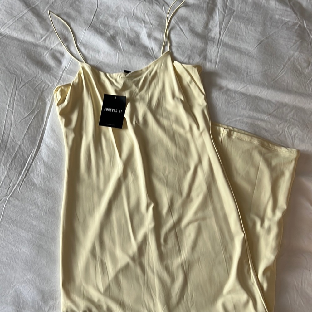 Forever 21 Yellow Dress Size Medium